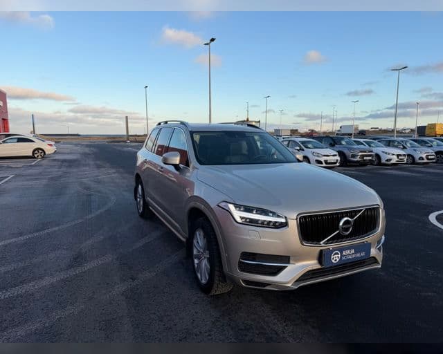 2018 Volvo XC90 Momentum