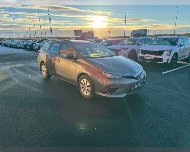 2017 Toyota Auris Live