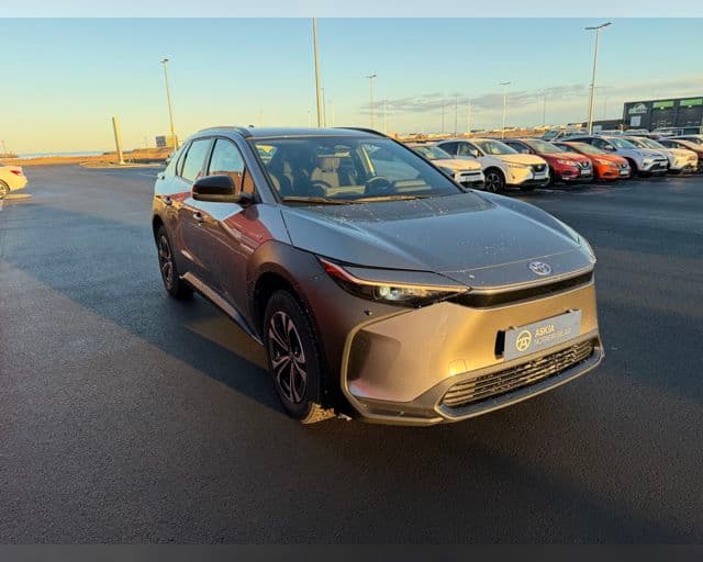 2023 Toyota bZ4X GX FWD