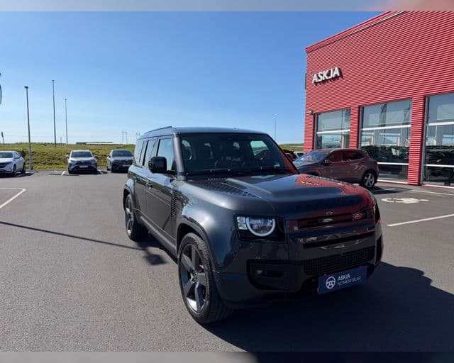 2024 Land Rover Defender Black Pack
