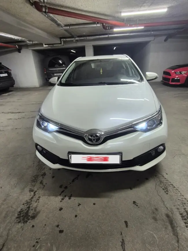 2015 Toyota Auris