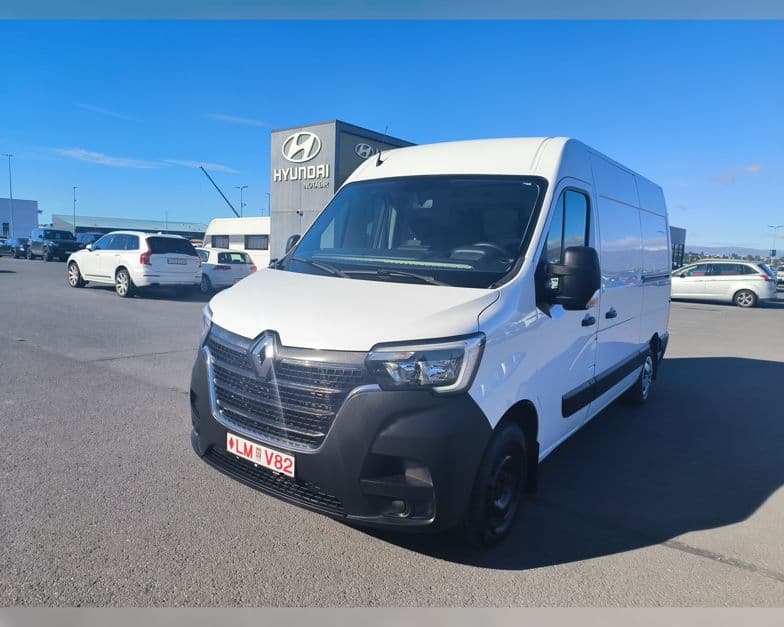 2023 Renault Master III L2H2 150 HP MT
