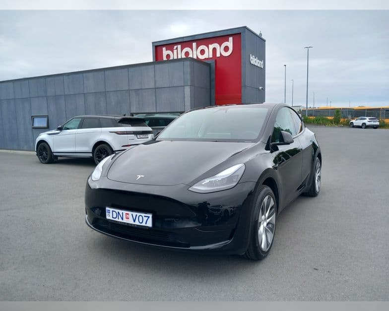 2023 Tesla Model Y SR