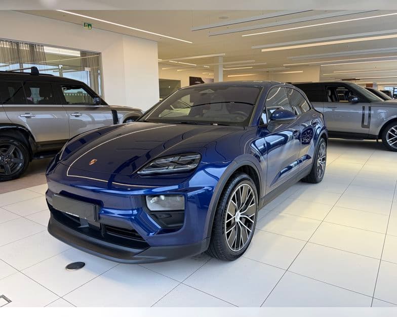 2026 Porsche Macan 4