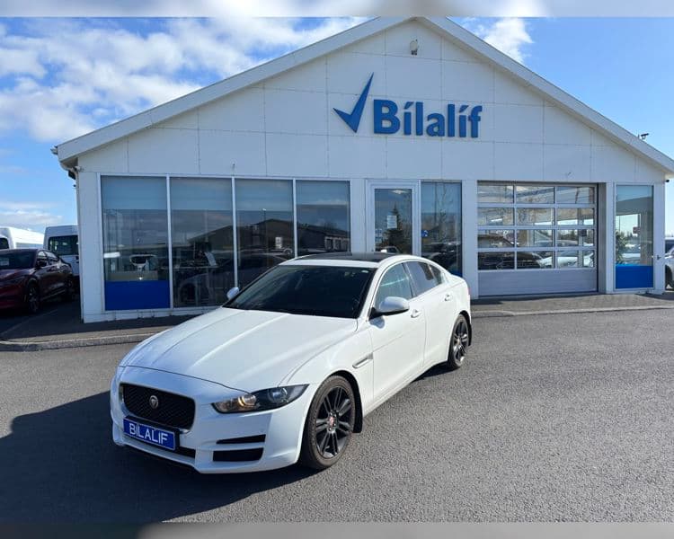 2017 Jaguar XE