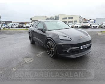 2025 Porsche Macan 4