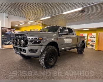 2026 Dodge Ram 2500 Limited Megacab Night Edition 40