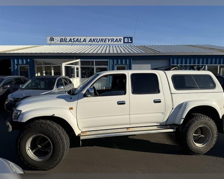2004 Toyota Hilux