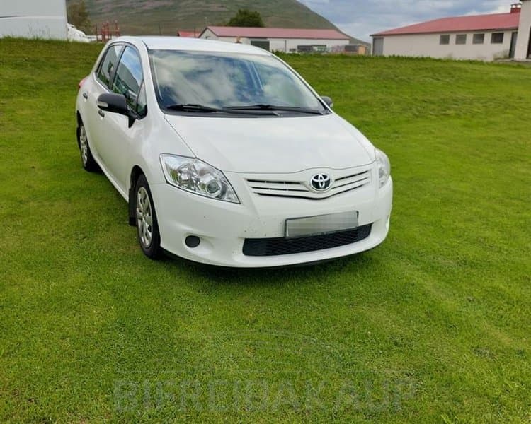 2012 Toyota Auris
