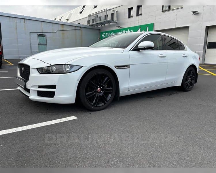 2017 Jaguar XE