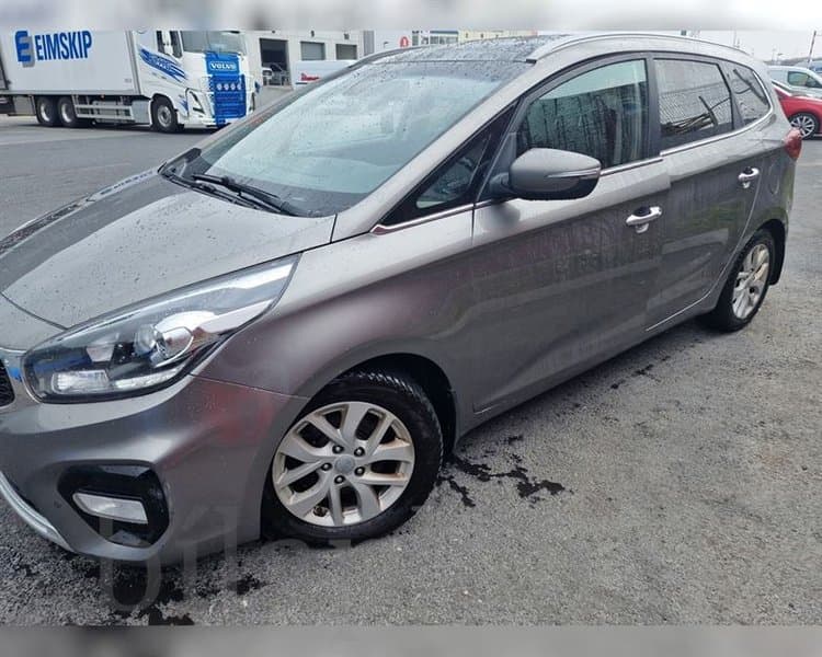 2017 Kia Carens