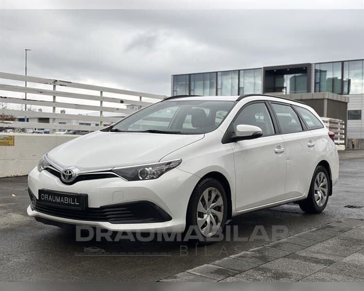 2017 Toyota Auris