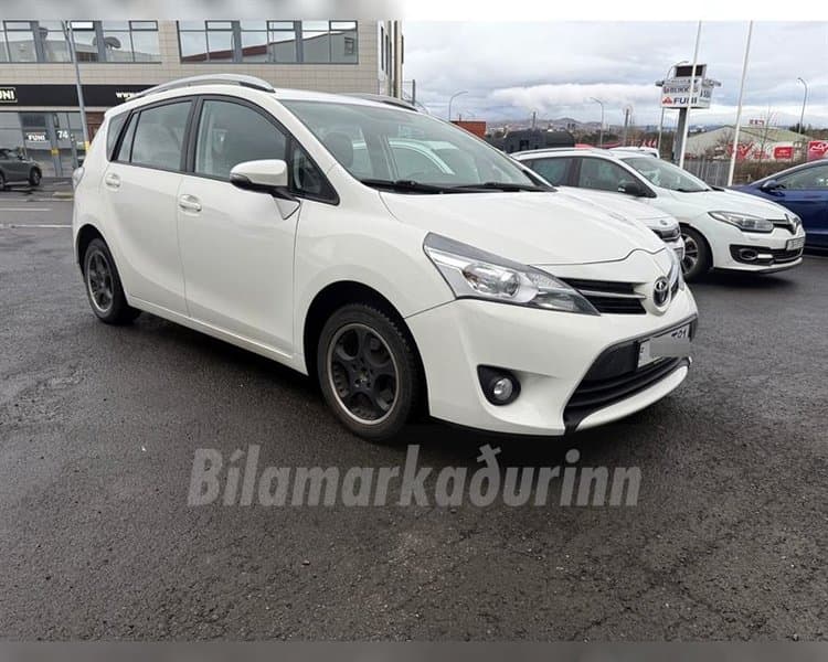 2017 Toyota Verso