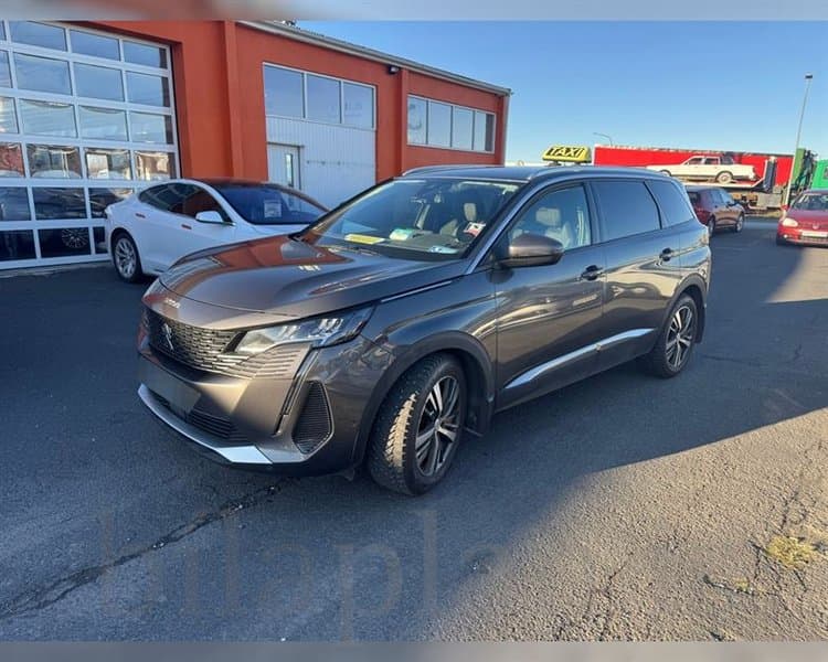 2021 Peugeot 5008