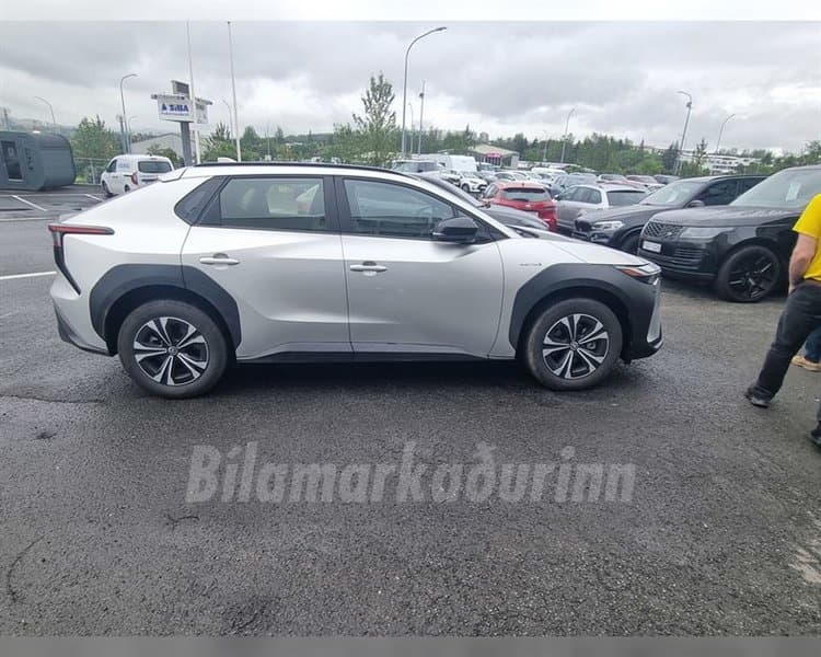 2023 Toyota bZ4X