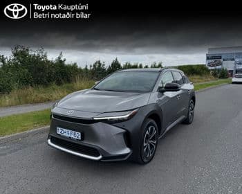 2025 Toyota bZ4X VX AWD 18
