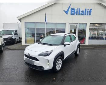 2025 Toyota Yaris Cross Hybrid AT