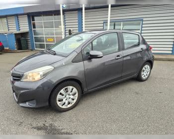 2013 Toyota Yaris Sjálfskiptur