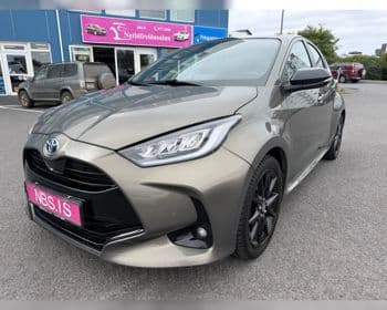 2022 Toyota Yaris Style Hybrid Pano