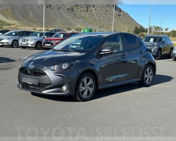 2026 Toyota Yaris Active Hybrid