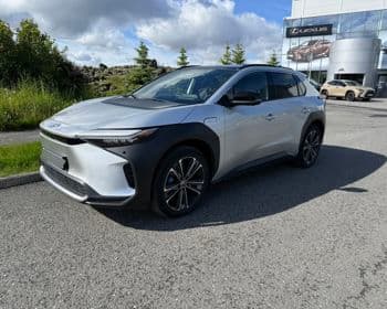 2023 Toyota bZ4X VX AWD Panorama