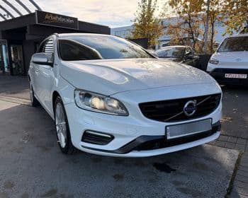 2016 Volvo V60 Twin Engine R-Design