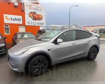 2025 Tesla Model Y Long Range AWD
