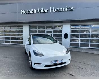 2023 Tesla Model Y SR