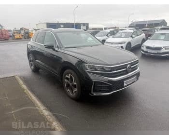 2024 Volkswagen Touareg R Line V6
