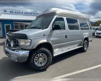 2002 Ford Econoline E350 Super Wagon