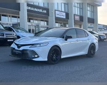2020 Toyota Camry Hybrid Luxury