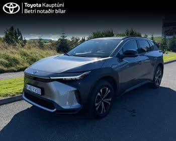 2025 Toyota bZ4X VX AWD 18