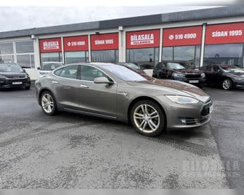 2015 Tesla Model S AWD