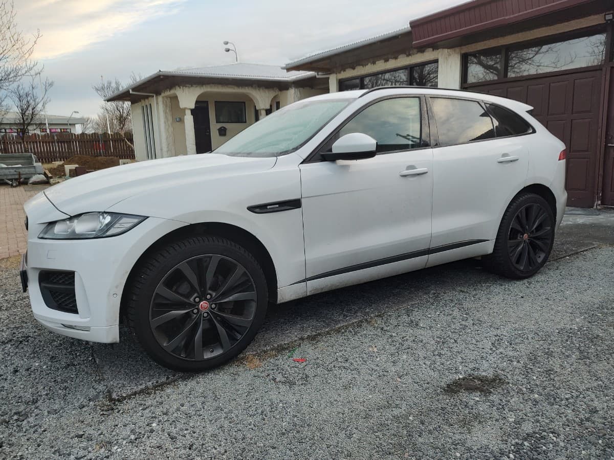 2017 Jaguar F-Pace