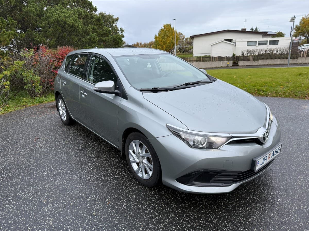 2017 Toyota Auris