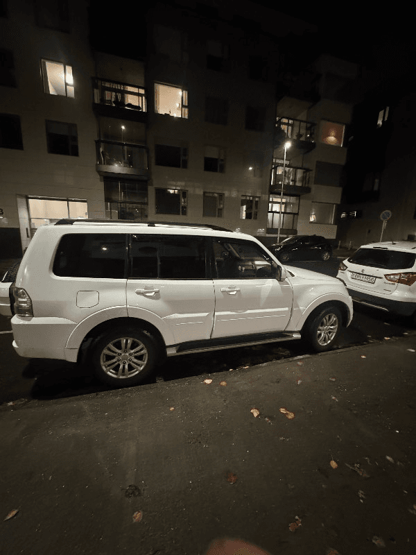 2012 Mitsubishi Pajero