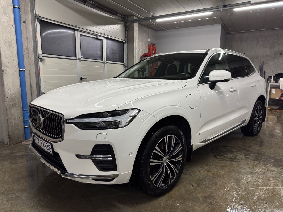 2022 Volvo XC60 T8 Inscription