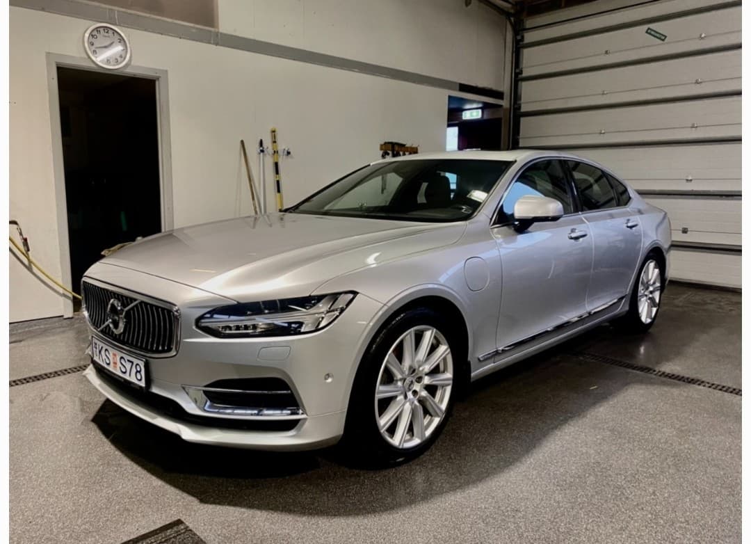 2018 Volvo S90 T8