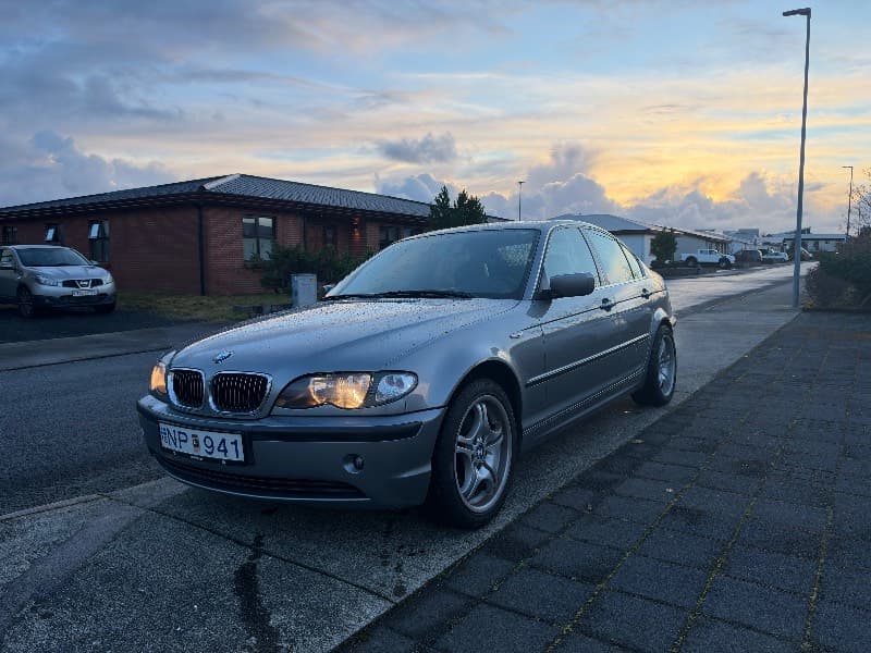 2004 BMW 3 Series