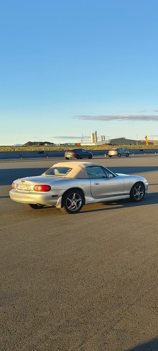 2002 Mazda MX5