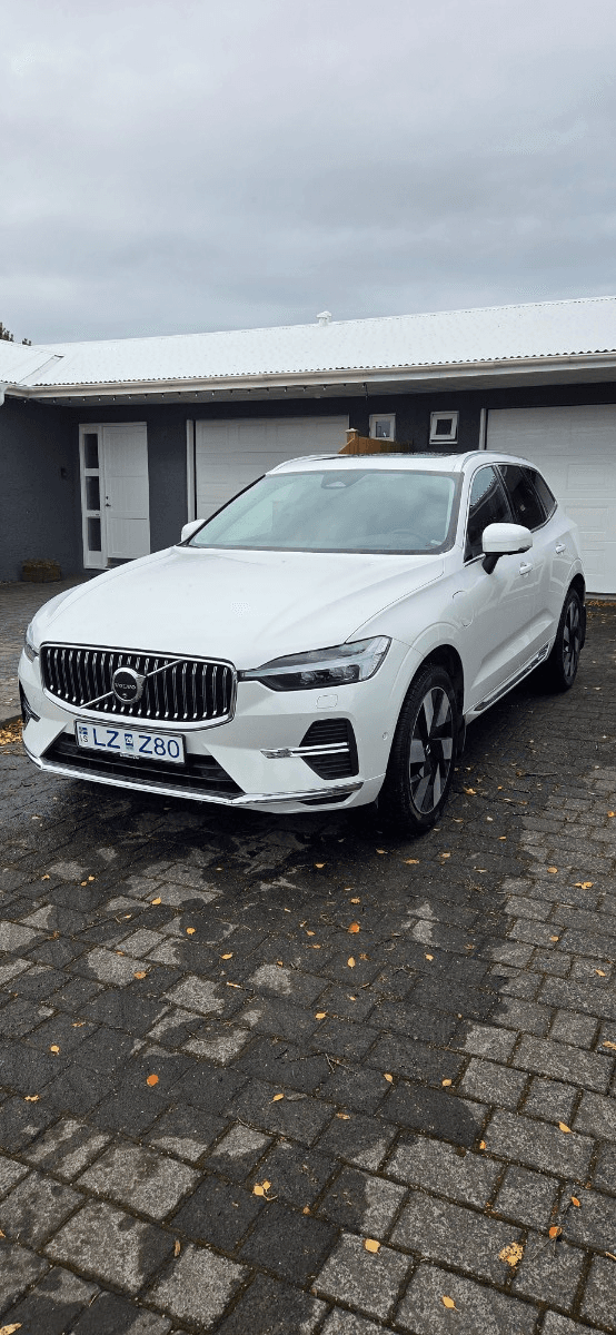 2025 Volvo XC60 T8