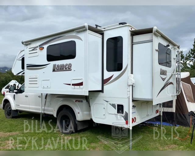 2018 Ford F-350 Platinum Dually ME Camper