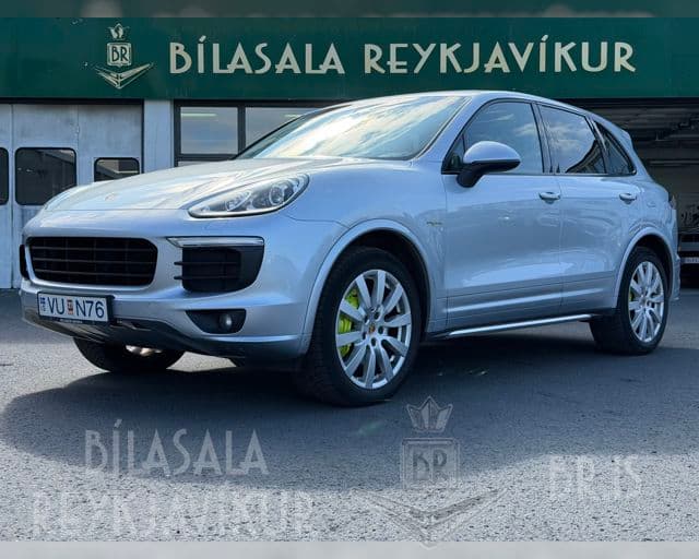 2016 Porsche Cayenne S E-Hybrid