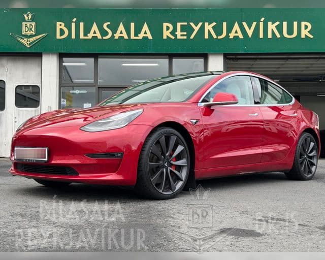 2020 Tesla Model 3 Performance