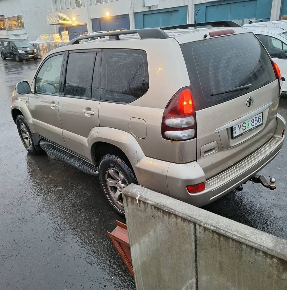 2005 Toyota Land Cruiser 120