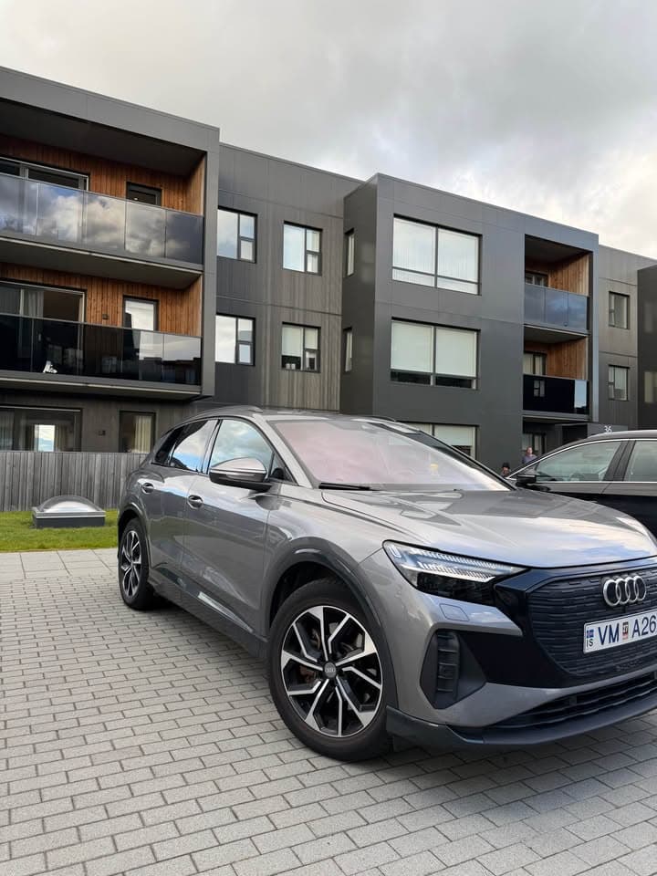 2022 Audi Q4 50 e-tron Quattro