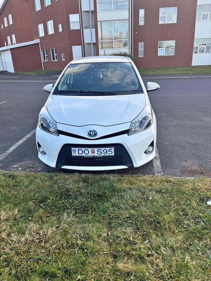 2014 Toyota Yaris Hybrid