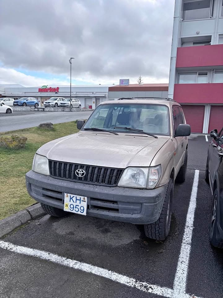 Toyota Land Cruiser 90
