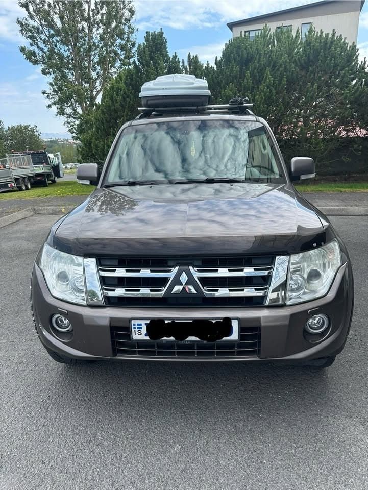 2012 Mitsubishi Pajero