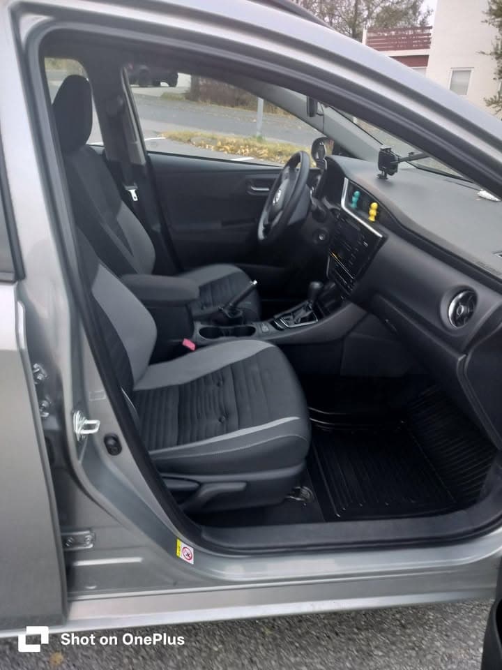 2016 Toyota Auris